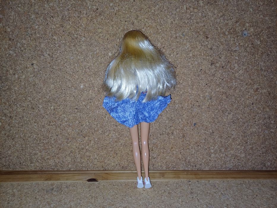 Barbie Vintage, ano 1976.
Mattel. 
Barbie com roupa original, calçado