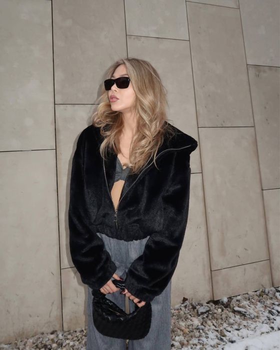 Шубка чорна та біла