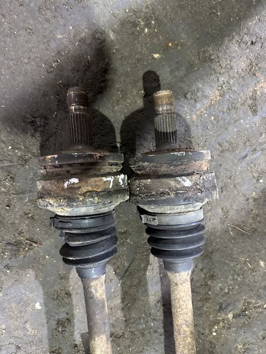 Піввісь полуось привода шрус Mercedes w203 w211 Мерседес 211 перід зад