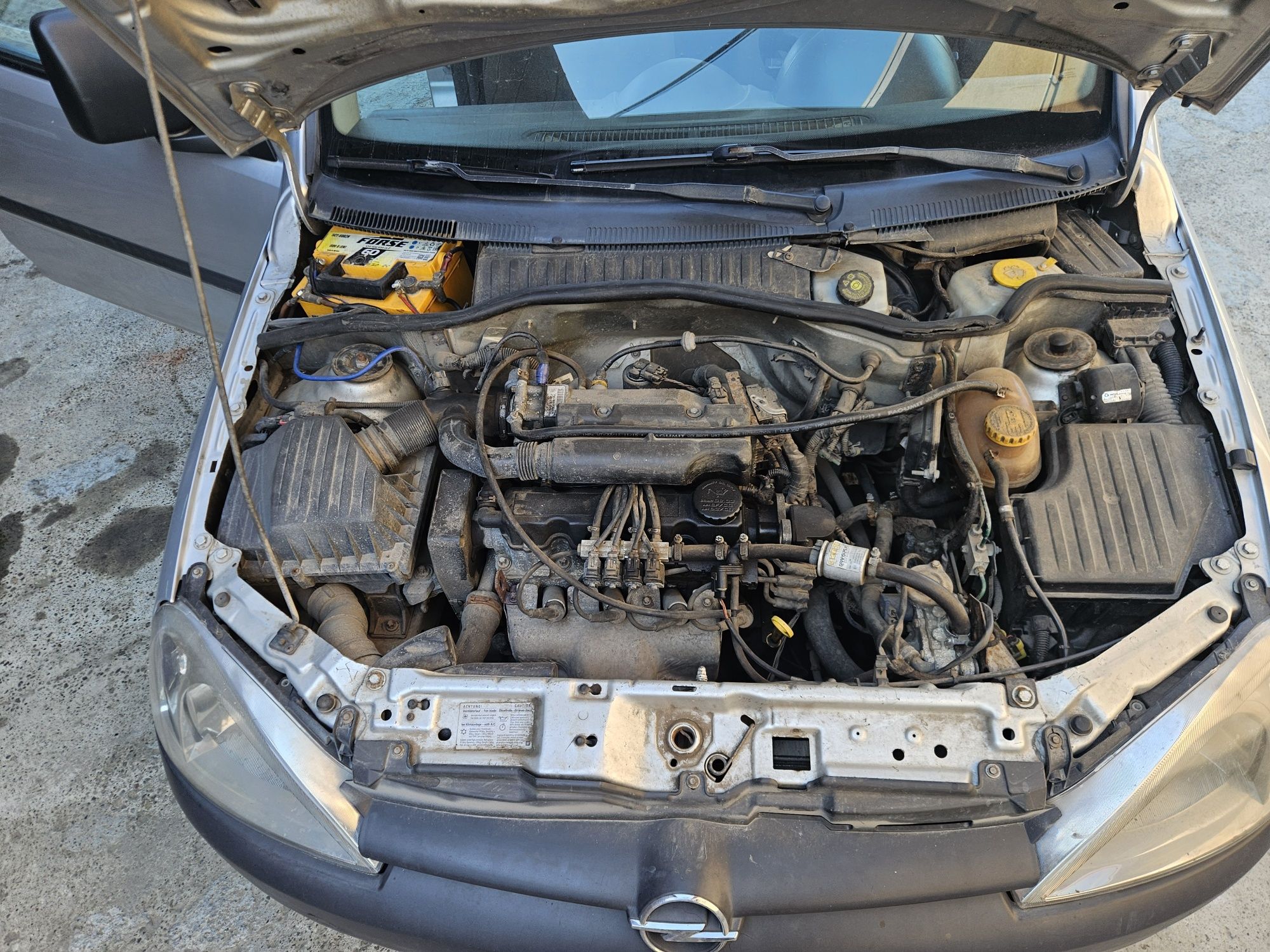 Розбирається Опель Комбо Ц Opel Combo C 1.6 бензин інжектор Z16SE