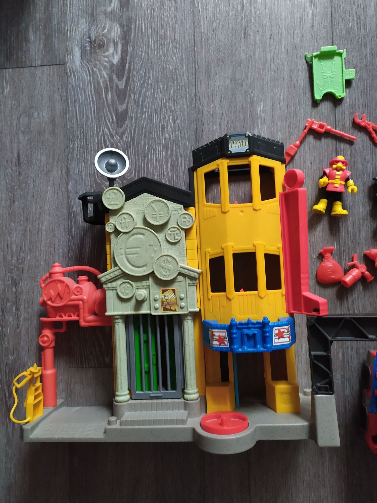 Fisher Price Imaginext Miejskie Centrum Ratunkowe Dźwięki Światło