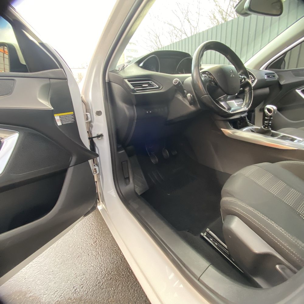 Пежо 308 Peugeout 308
