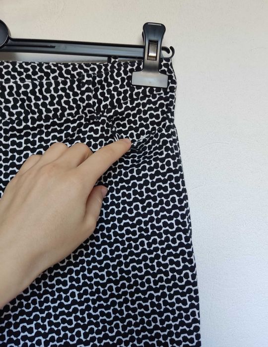 Spodnie damskie eleganckie wzorzyste cygaretki Calvin Klein chino