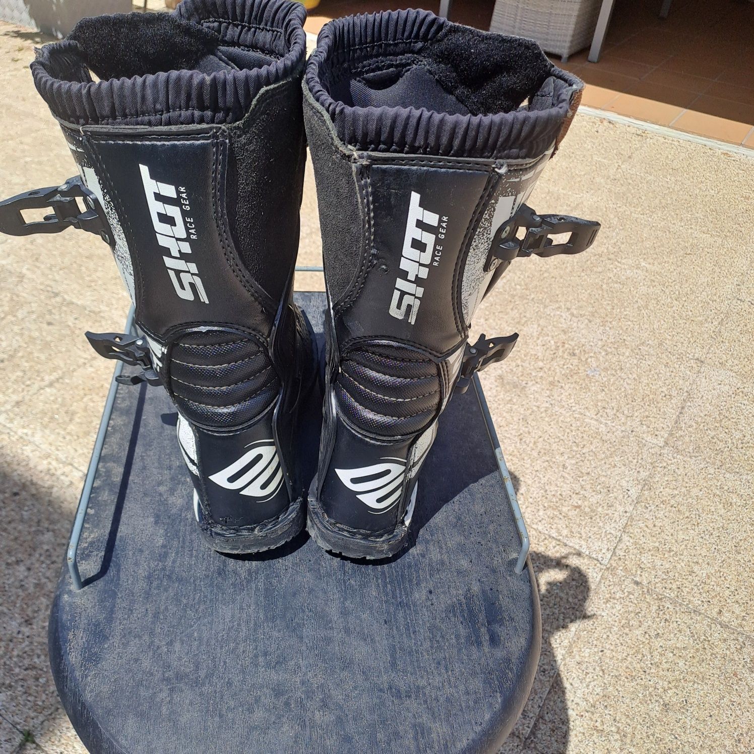 Botas de motocrosss modelo de criança.