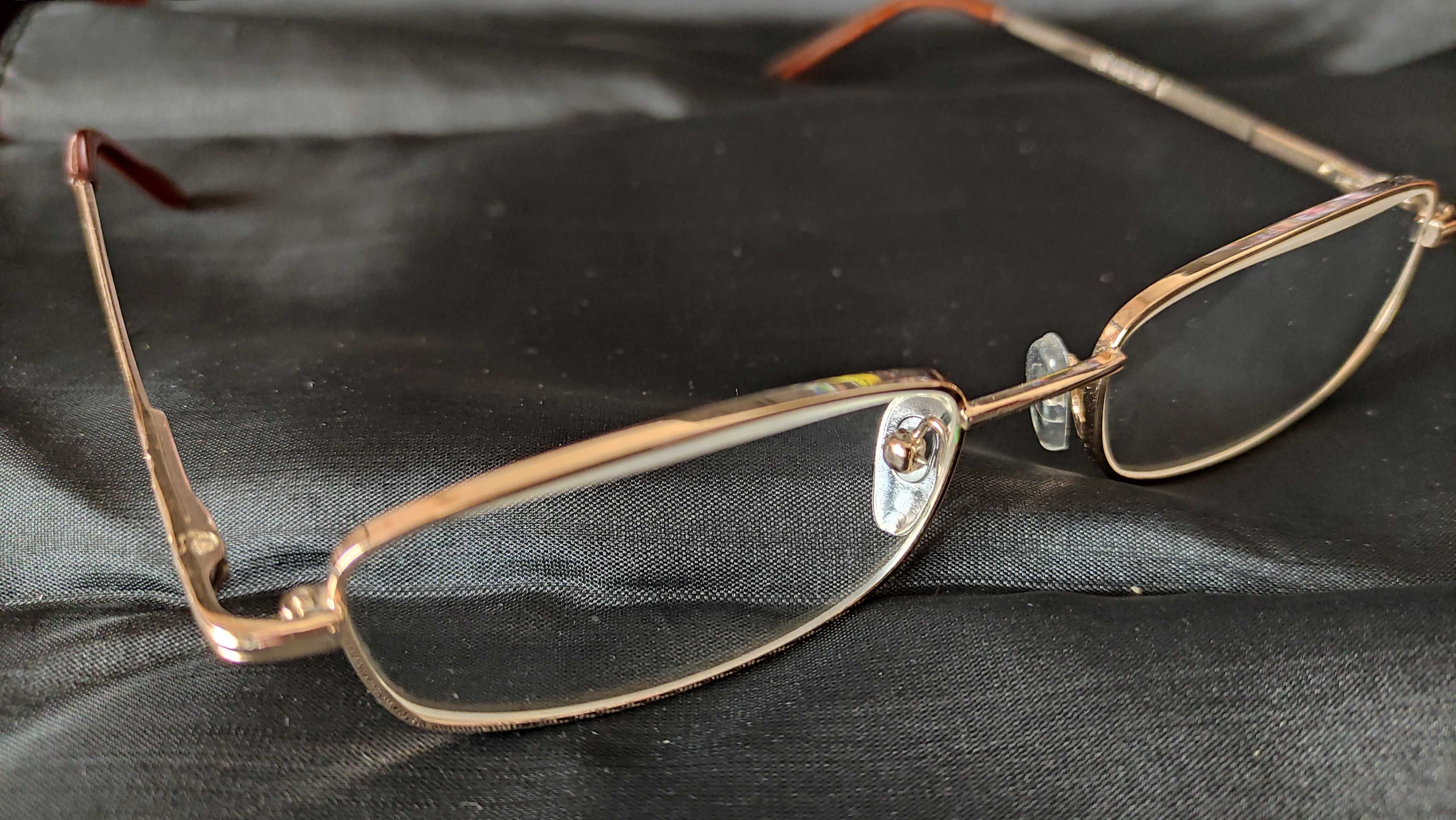 Окуляри | Оправа для окулярів (48 [ ] 18 - 138 ) разом з футляром
