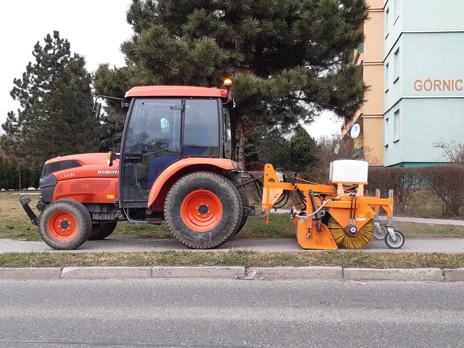 Wynajem Ciągnik+ zamiatarka  Broddway Dostępne od Ręki