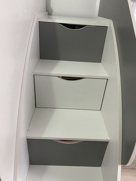 Piętrowe łóżko dziecięce