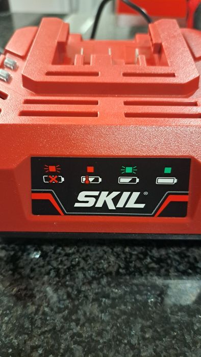 Aparafusadora/Berbequim SKIL 20V

Aparafusad