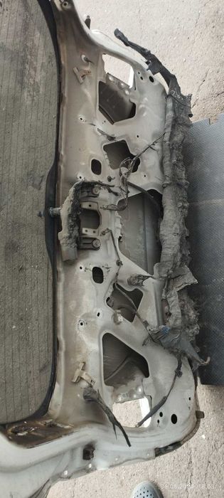 Кришка багажнику Hyundai Grand Santa Fe