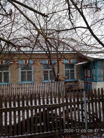 Продам будинок у житловому стані недалеко від міста Кагарлик.