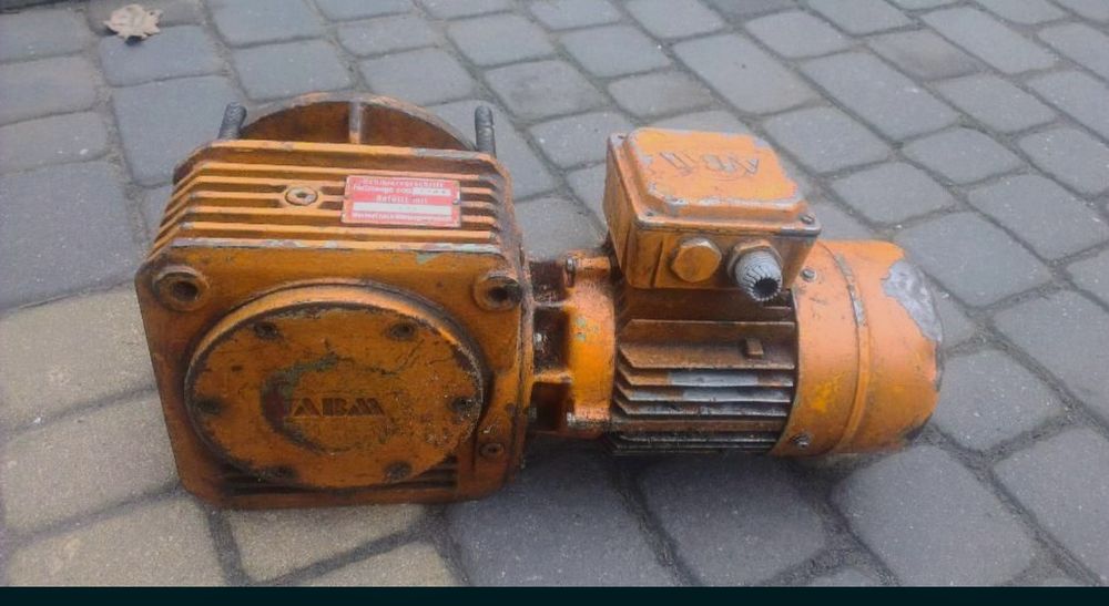 Motoreduktor kątowy przekladnia 0,25 kw, 52,6 obr