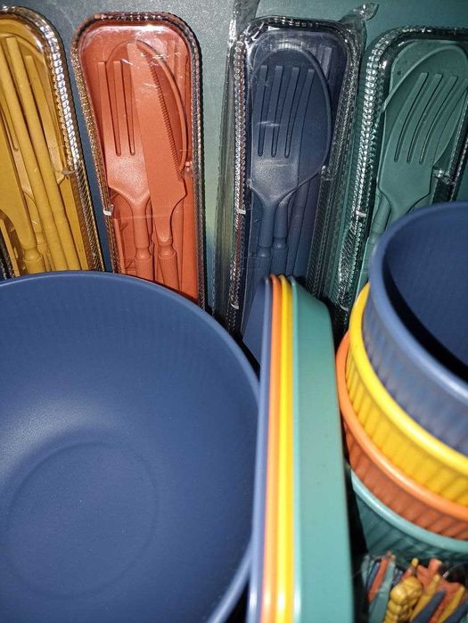 Набір посуди із пшеничної соломки для 4 осіб