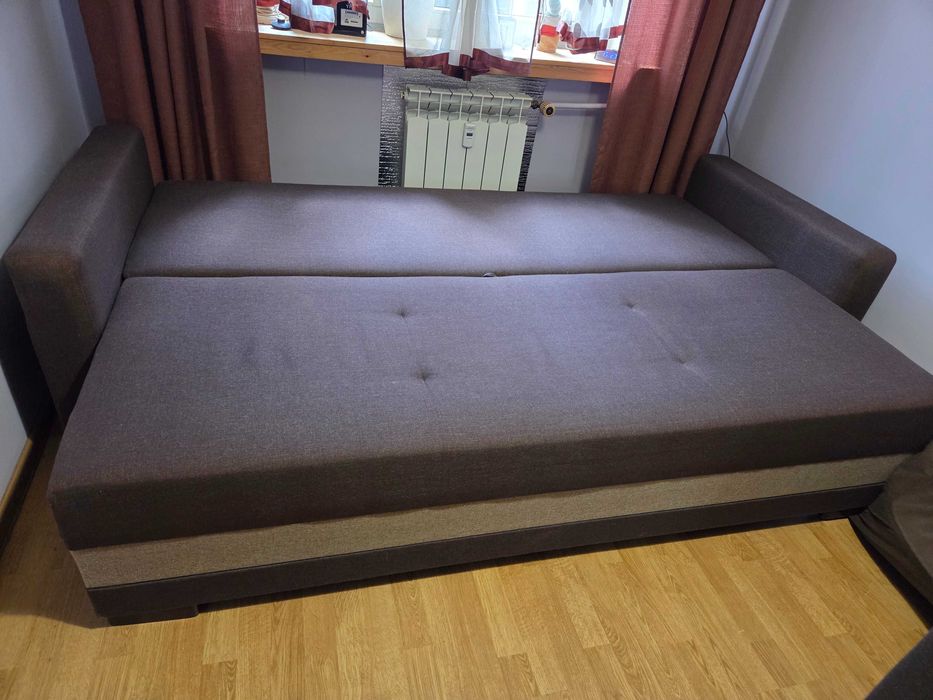 Rozkładana kanapa z materacem