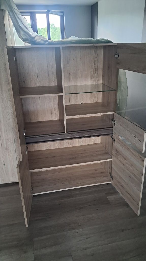 Witryna BRW pojemna meblościanka salon
