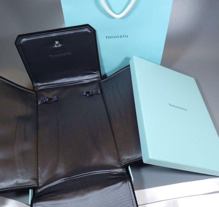 Тиффани коробка для колье