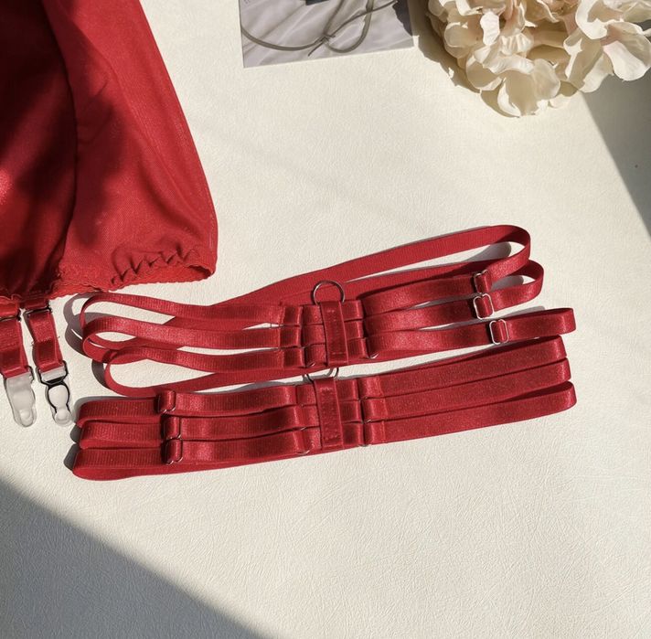 Комплект білизни та чокер, все нове !