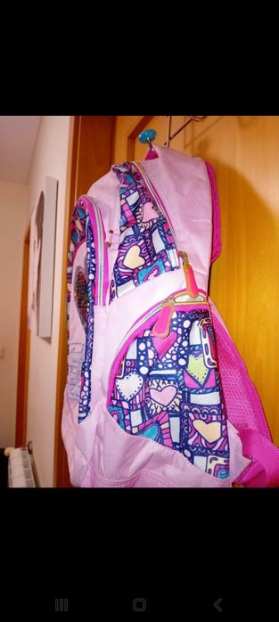 Mochila escolar com lantejoulas