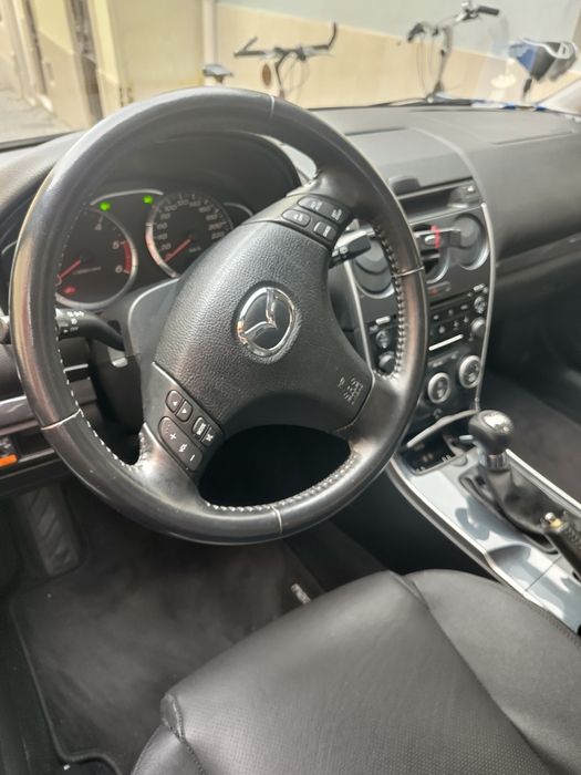 Mazda 6 2007 em muito bom estado