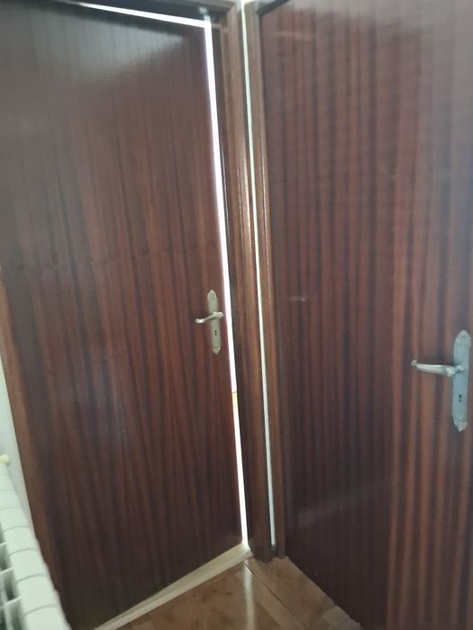Portas..para interiores..em boas condições