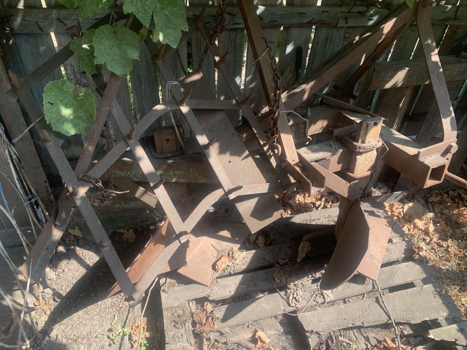 Плуг 2 корпусний