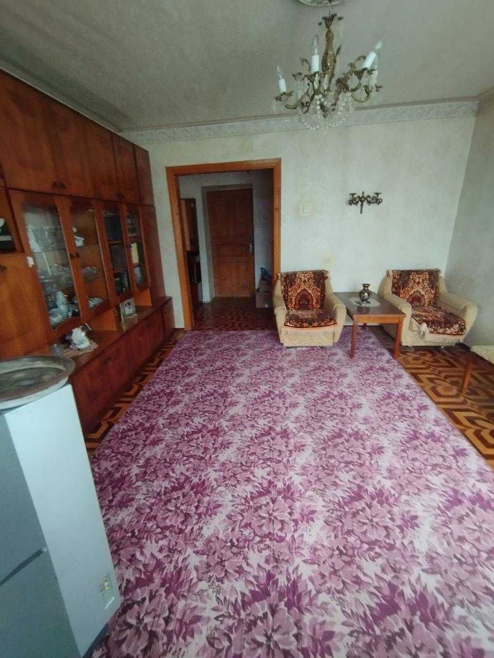 Продам 3 кімнатну квартиру покращенного планування в центрі