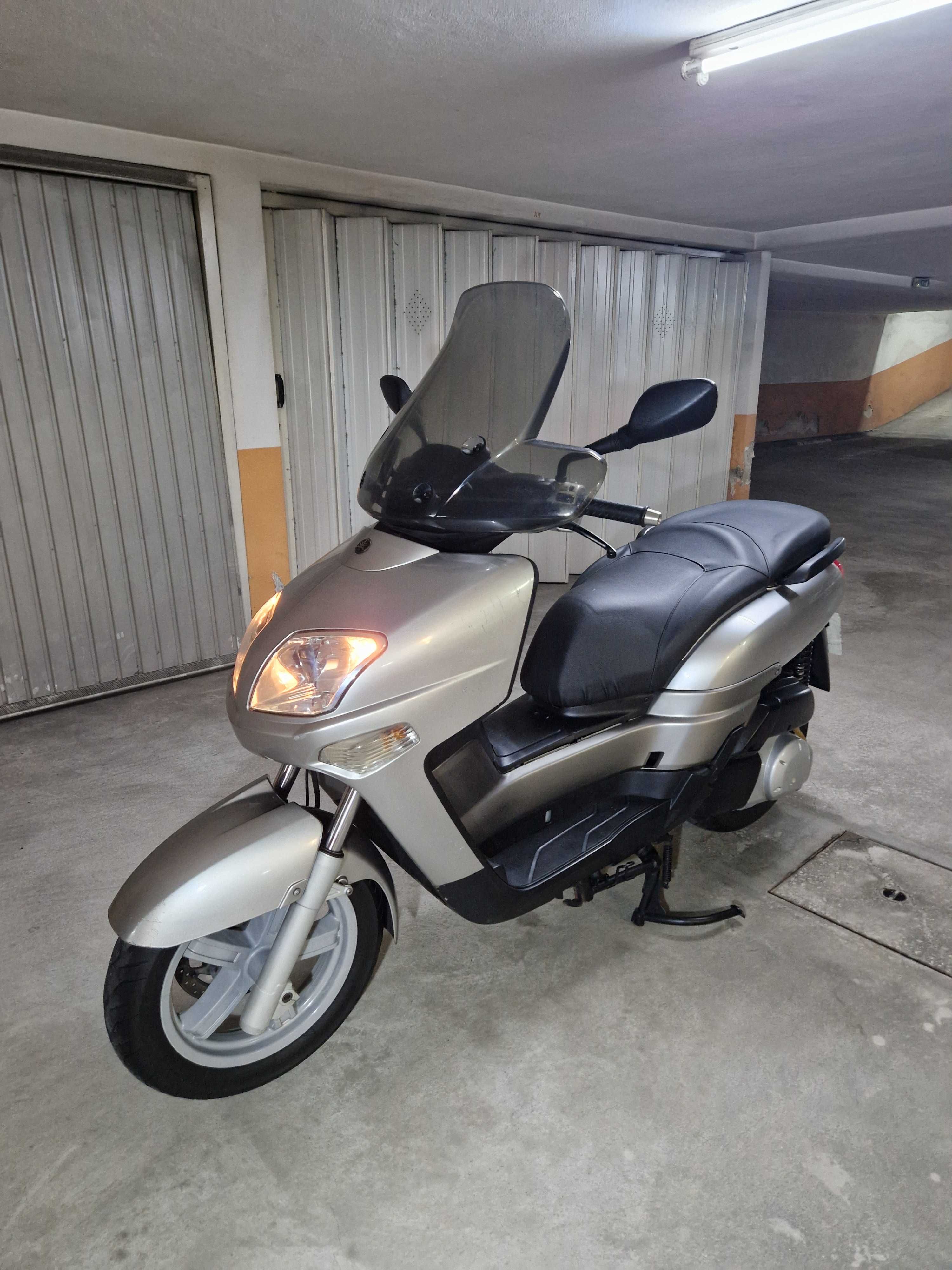Yamaha XC300 versity