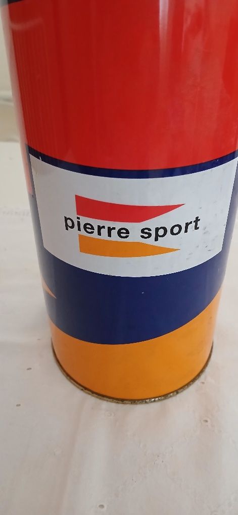 Lata pierre sport, vazia