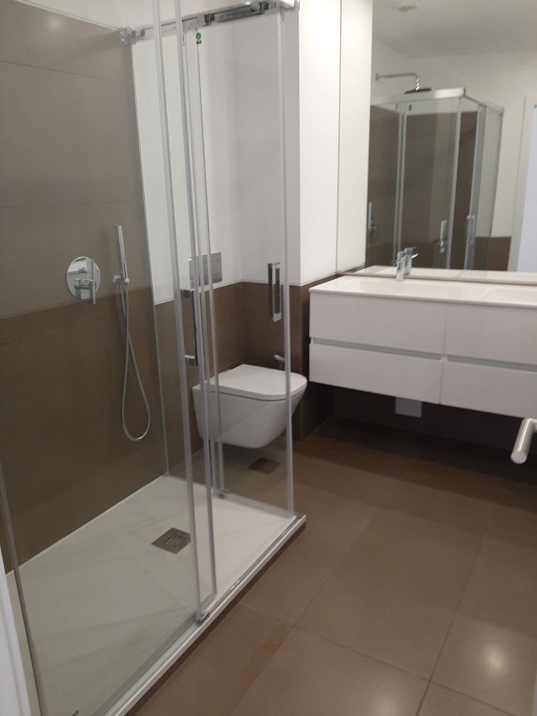 Almada Excelente Apartamento T2  a estrear.