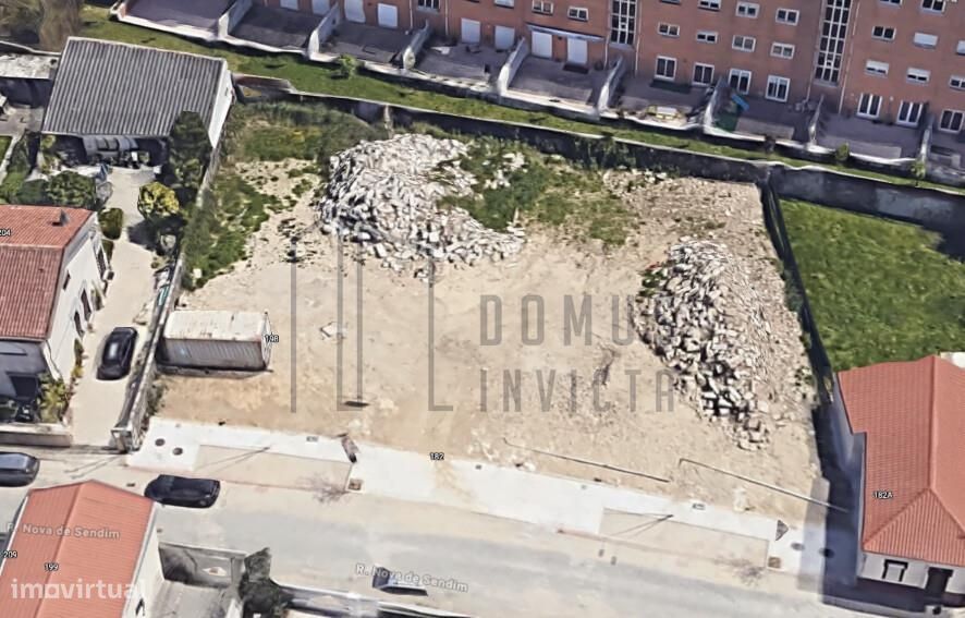 Lote de terreno para construção de habitação unifamiliar.