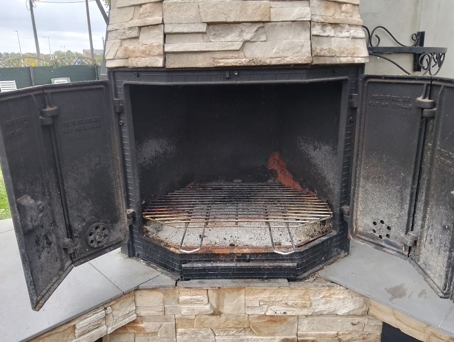 Grill ogrodowy wędzarnia kominek