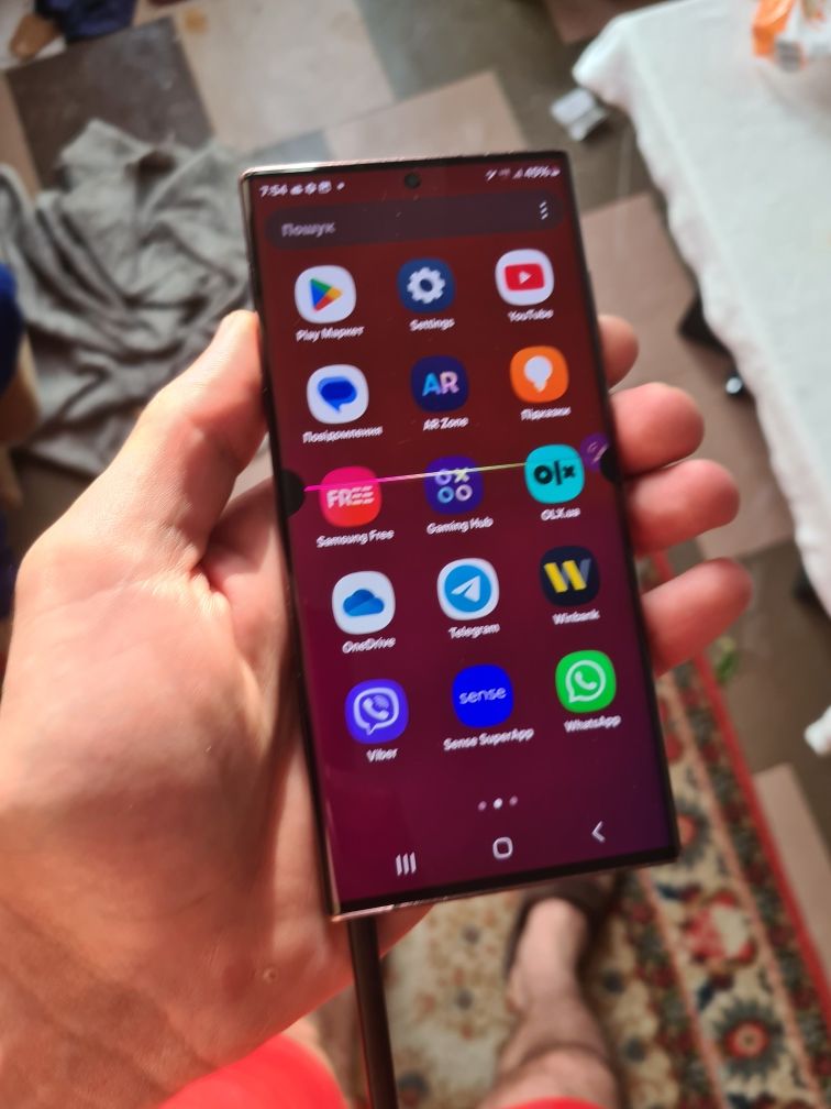 Galaxy S22 ultra 8/128 без проблем. Работает отлично. Батарея супер.