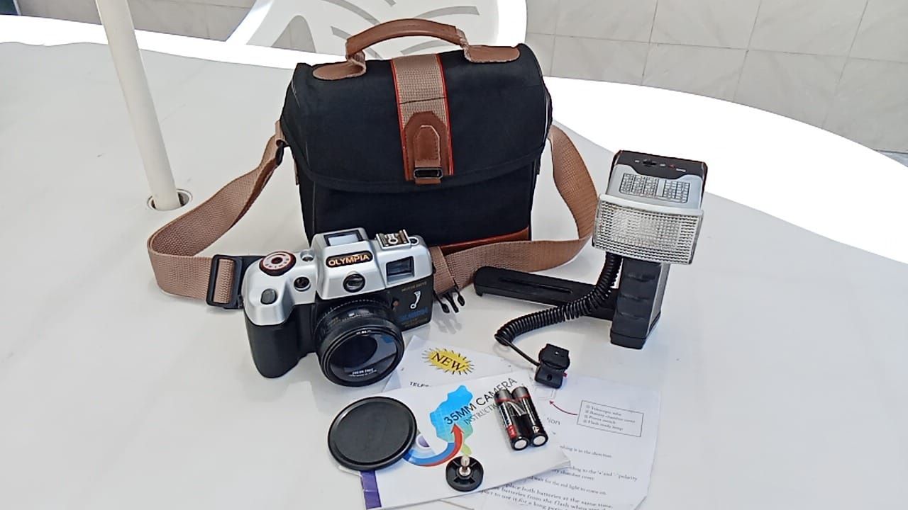 Camera Olympia DL2000A 35mm c/ Telescopic Flash