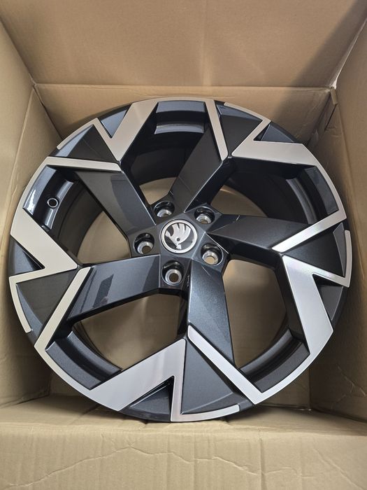 Nowe felgi aluminiowe TRISULI 18cali Skoda Superb IV