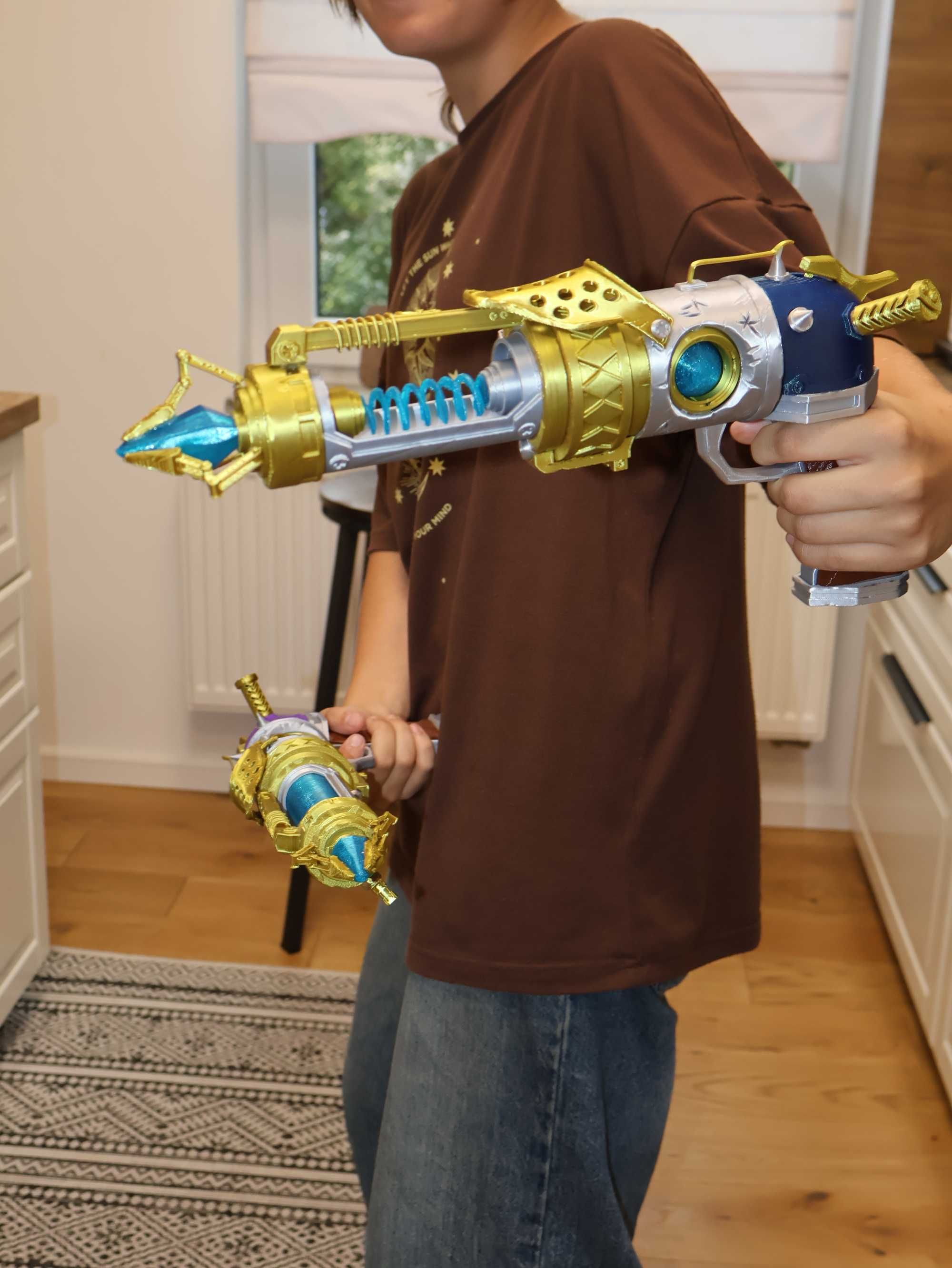 Jinx Gun from Arcane season 2 - Isha Gun - Cosplay prop