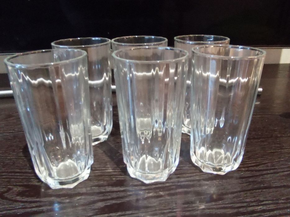 Copos de vidro novos