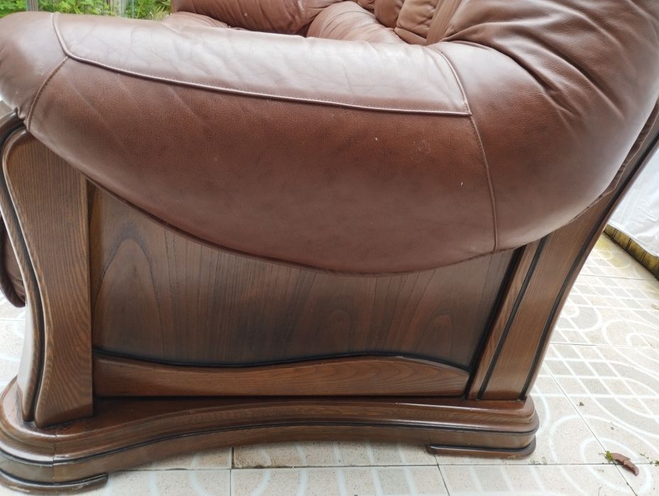 Conjunto de sofás em pele genuína