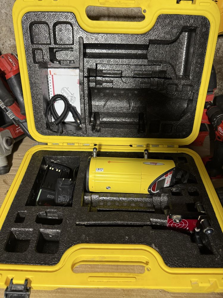Niwelator laser rurowy Leica Piper 200