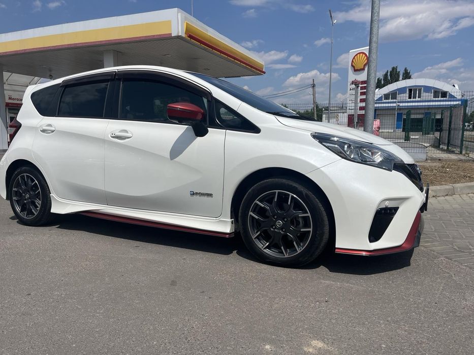 Продам Ниссан нисма гибрид