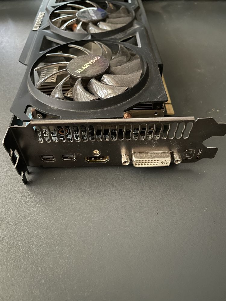 Gigabyte radeon r9 280x 3072mb 384-bit WINDFORCE 3X oc