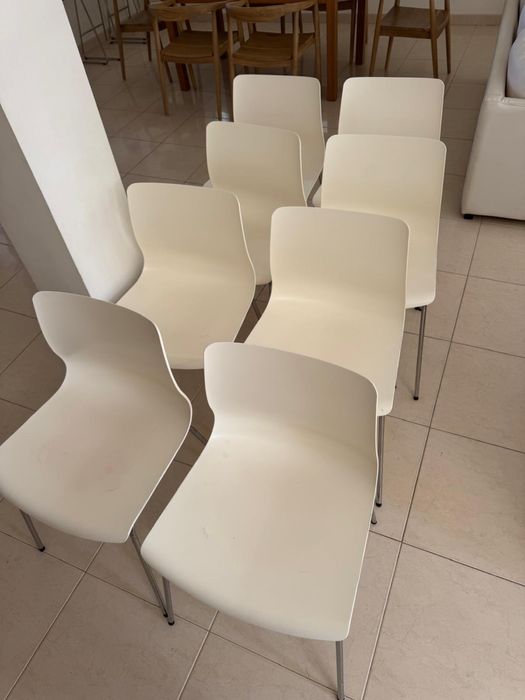 Conjunto de 8 cadeiras Erland brancas modernas