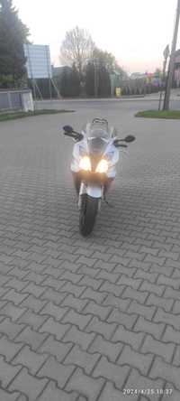 HONDA  VFR 800.       .