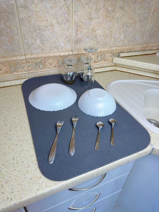 Килимки  ( різних кольорів та розмірів ) для сушіння посуду