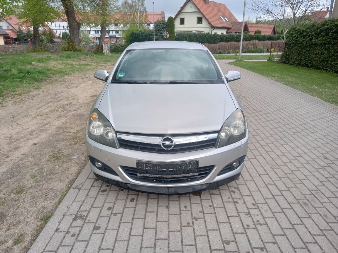Opel Astra GTC 1.6 benzyna klima stan bdb okazja