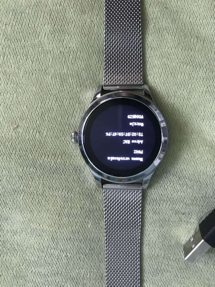 Świetny stan Maxcom FW 42 smarwatch srebrny