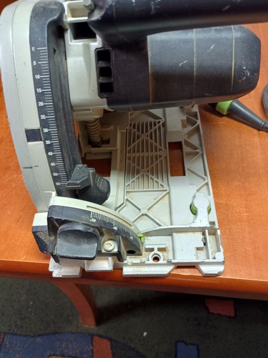 Piła zaglebiarka Festool TS 55 EBQ.