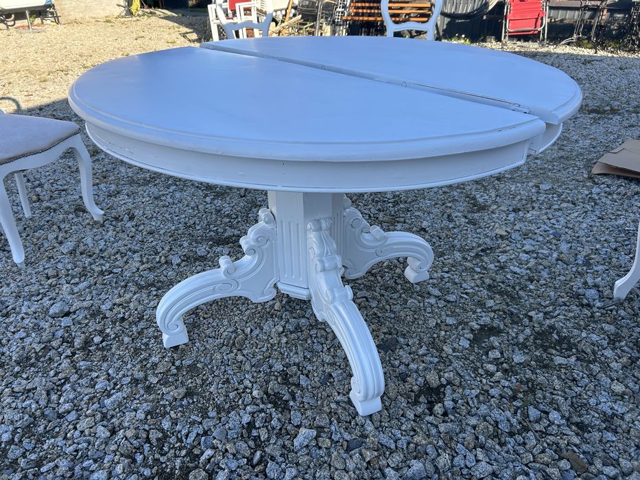 Porzadny stol debowy rozkladany bialy