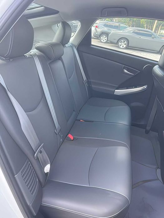 Toyota Prius      2015