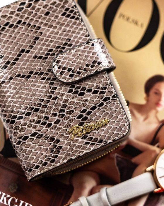 kompaktowy portfel damski z egzotycznym wzorem - peterson