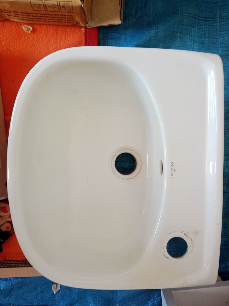 Umywalka łazienkowa 35cm