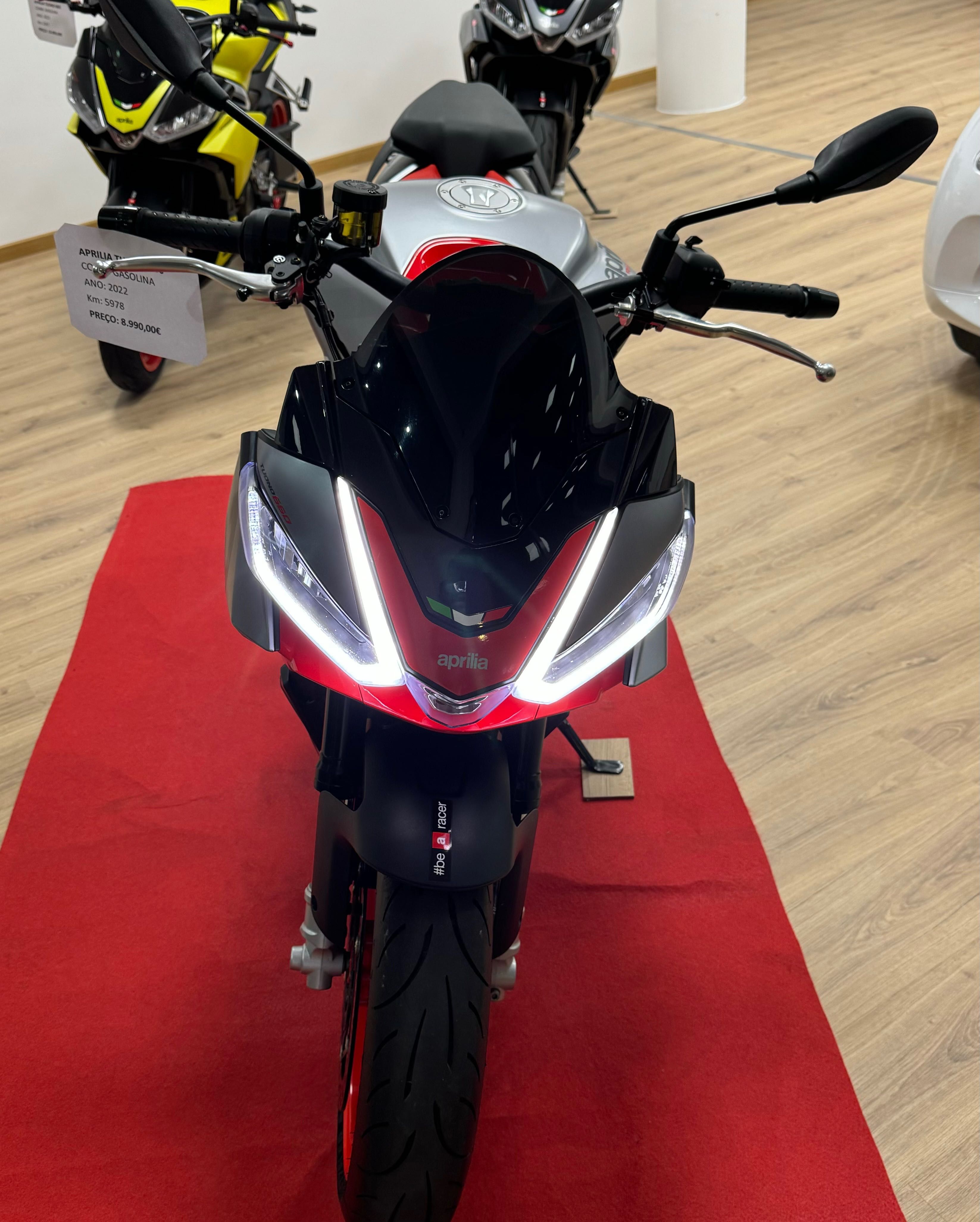 Aprilia Tuono 660